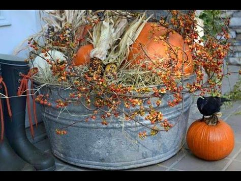 Fall galvanized tub Table Halloween, Fall Deco, Autumn Decorating, Fall Front, Fall Halloween Decor, Fabulous Fall, Fall Outdoor, Deco Floral, Fall Porch