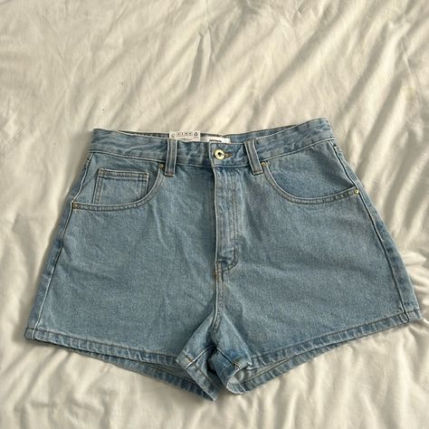 Cotton:On High Wasted Denim Mom Shorts In Size Us 8. Never Worn And Brand New With Tags!! Denim Shorts Aesthetic, Loose Shorts Women, Shorts Aesthetic, Mom Dr, Denim Paper, Kpop Shorts, Denim Mom Shorts, Best Online Clothing Stores, Aesthetic Shorts