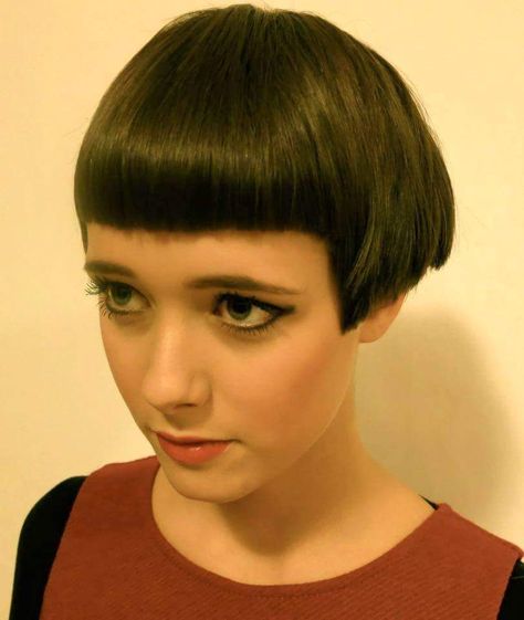 Long Face Short Hair, Micro Bob, 90s Haircuts, Baby Bangs, Short Bangs, 4c Hair, Bowl Cut, Heart Face Shape, 4c Hairstyles