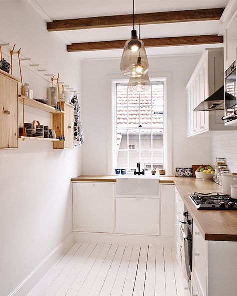 Light and bright small kitchen with painted white floors Small Kitchen Design Philippines, Interior Design Philippines, Townhouse Interior, Desain Pantry, Tiny House Interior Design, Simple Interior Design, Small House Interior, Small House Interior Design, Small House Decorating