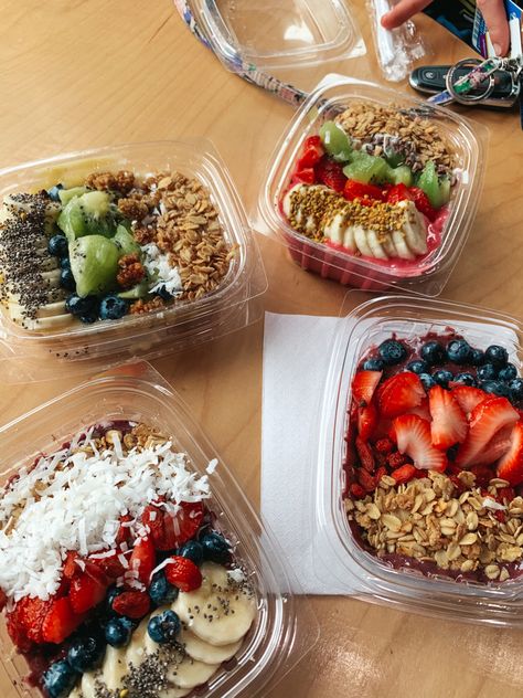 Smoothie Shop, Overnight Oats Recipe Healthy, Acai Bowls, Healthy Food Dishes, Makanan Diet, Healthy Food Motivation, Juice Bar, Smoothie Recipes Healthy, Healthy Snacks Recipes