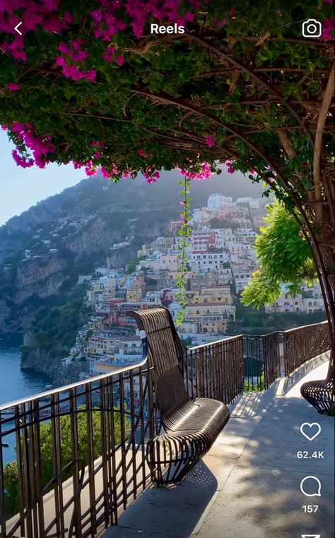 Positano Italy, Clipuri Video, Free Tips, Best Places To Travel, Positano, Luxury Vacation, Amalfi Coast, Dream Destinations, Amalfi