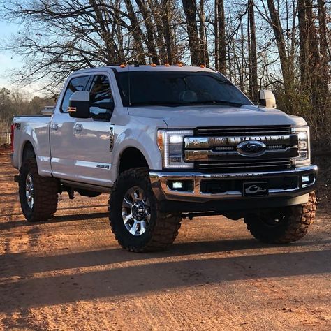 Alumi-Duty’s Instagram post: “#LeveledOn37s @willmivey @readylift ・・・ #alumiduty #f250 #ford #Powerstroke #FordSuperduty #67PowerStroke #BuiltFordTough #BuiltFordProud…” Ford Super Duty Trucks Lifted, Ford F250 Super Duty Diesel Trucks, F250 Super Duty Lifted, Ford F 250 Super Duty, F 250 Super Duty, 2019 Ford F150, Ford Super Duty Trucks, American Pickup Trucks, Ford F250 Super Duty