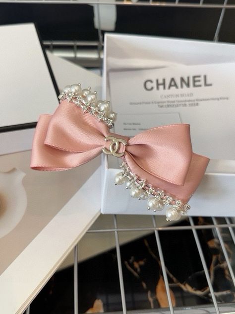 #okify #bagsall #hairclip Chanel Bow, Chanel Pink, Pink Chanel, Bow Clip, Bow Clips, Pink Bow, Hair Clips, Chanel, Pink