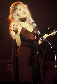 Stevie Nicks Concert, Stevie Nicks Style, Stephanie Lynn, Ancient Queen, Stevie Nicks Fleetwood Mac, Fleetwood Mac, Stevie Nicks, Couple Halloween, Iconic Women