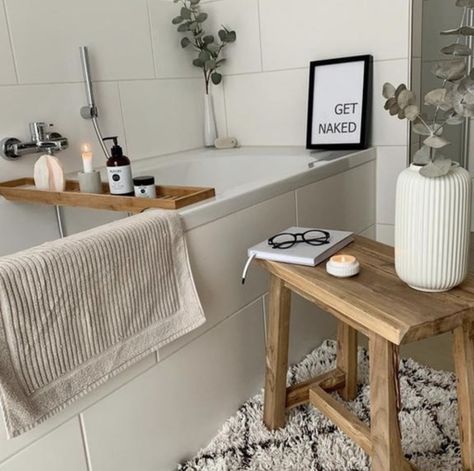 Spa In Casa, Spa Bathroom Decor, Relaxing Bathroom, Bathroom Decor Themes, Simple Bathroom Decor, Bathtub Decor, Open Plan Kitchen Living Room, Apartment Makeover, Bamboo Bathroom