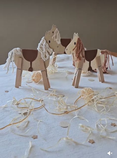 Easy Horse Crafts, Horse Crafts Kids, Kindergarten Art Crafts, Simple Diys, Diy Instagram, Homeschool Crafts, Horse Birthday, Horse Crafts, Horse Diy