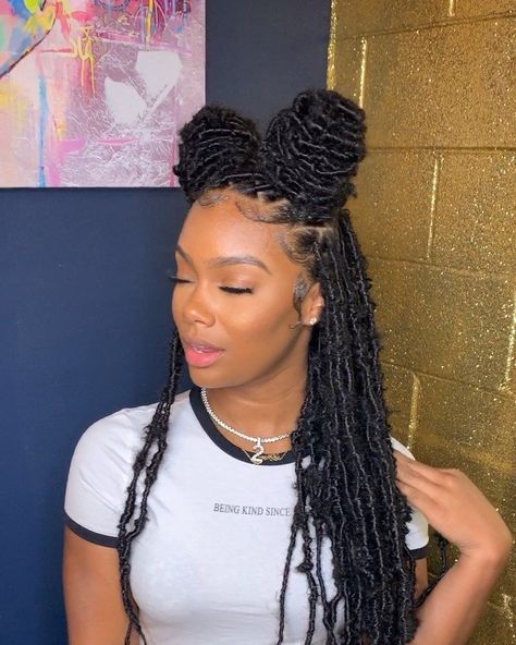 Soft Locs, Curly Crochet Hair Styles, Faux Locs Hairstyles, Afrikaanse Mode, Pelo Afro, Box Braids Styling, Flat Twist, Girls Hairstyles Braids, Penteado Cabelo Curto