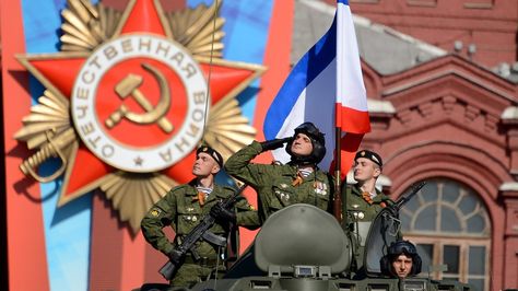 Russia puts 40,000 troops on full alert - MarketWatch Victory Parade, Armoured Personnel Carrier, Russian History, Red Army, Captain America, Victorious, Soldier, Russia, Target