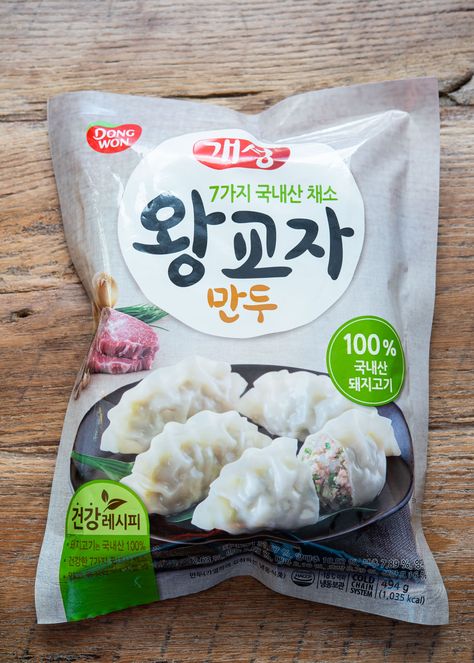 Korean Food Delivery, Korean Supermarket, Korean Dumplings, Supermarket Food, Korean Grocery, Korean Rice Cake, Vegetable Dumplings, Frozen Dumplings, Korean Side Dishes