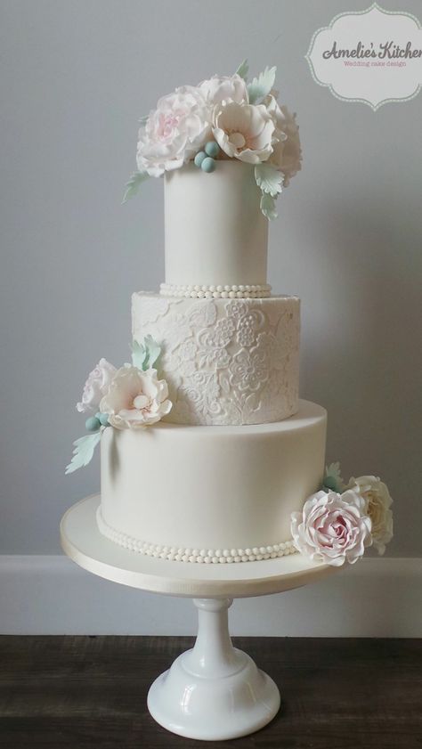 White embossed fondant wedding cake with fresh peonies Wedding Aesthetics, Winter Wedding Cake, Special Cakes, Lace Wedding Cake, Cake Stencil, Amazing Cake, Gorgeous Wedding Cake, Acrylic Cake Topper, Elegant Cakes