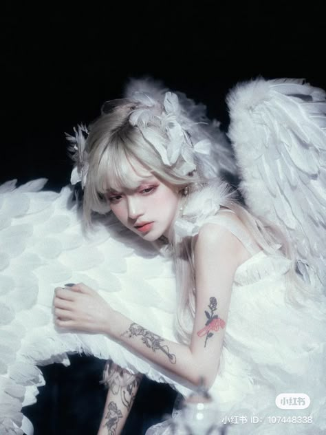 Art Reference Photos Angel, Angel Reference Pose, Angelic Poses, Angel Poses, Angel Photoshoot, Angelic Aesthetic, Angel Costume, Dreamy Photography, Female Reference