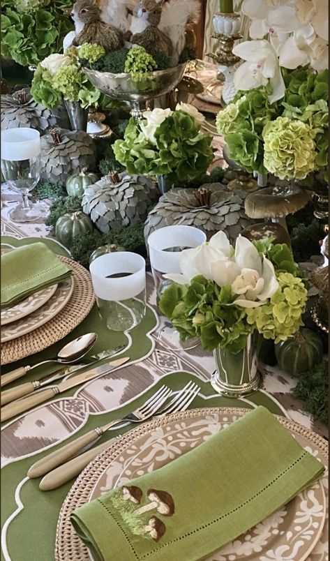 Beautiful Tablescapes, Prime Colors, England Wedding, Sunflower Wedding, World Of Color, Green Design, Fall Flowers, Pink Wedding, Winter Wedding