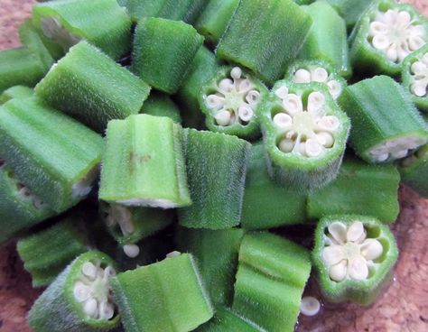 How to Cook Okra So It’s Not Slimy and All Flavor - One Green Planet Health Benefits Of Okra, Okra Health Benefits, Okra Benefits, How To Cook Okra, Okra Stew, Okra Recipes, Healthy Holistic Living, Healthy Veggies, Vegetarian Diet