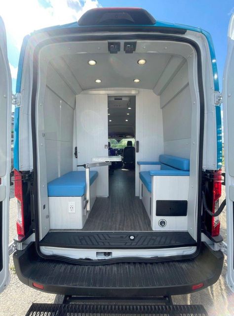 Travel Doctor, Mobile Clinic, Mobile Healthcare, Installing Insulation, Wellness Clinic, Mobile Office, Van Design, Doctor Appointment, Doctor Office