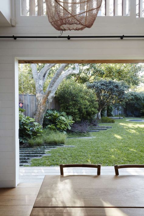 Australian Landscape Architect William Dangar at Home in Sydney: Downsizing a House to Expand the Garden Large Backyard Landscaping, Australian Native Garden, Australian Landscape, Australian Garden, Coastal Gardens, Large Backyard, Family Garden, Native Garden, Home Landscaping