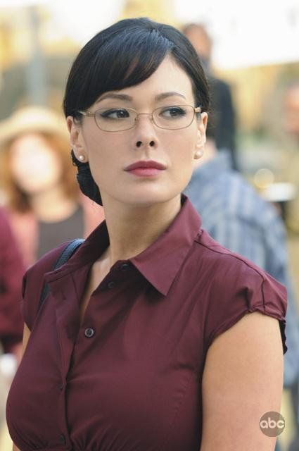 Lindsay Price, Lipstick Jungle, Physical Beauty, The Worst Witch, Fashion Wishlist, Fashion Tv, Walk Of Fame, Beauty Women, Manhattan