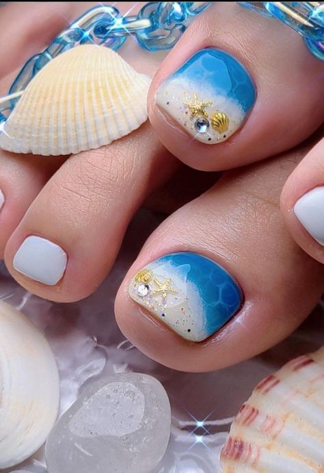 Beach Nails Toes, Beach Toes Nails, Summer Pedicure Designs Toenails Beach Nails, Ocean Pedicure, Beach Toes Pedicure, Beach Pedicure Designs, Beach Toenails, Summer Toenail Designs, Russian Pedicure