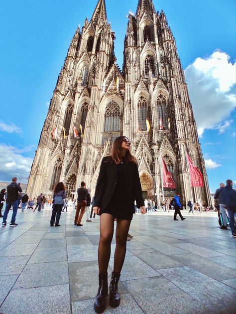 Cologne Germany Aesthetic, Euro Winter, Germany Bucket List, Germany Outfits, American Candy, 2024 Travel, Lovely Places, Cologne Germany, Girly Drawings