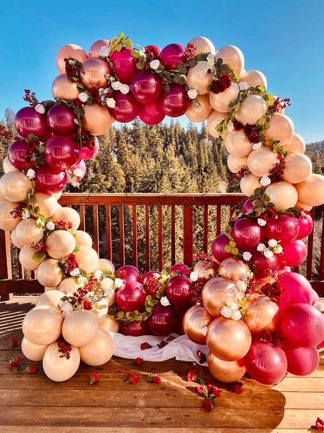 Red Golden Balloon Decoration, Maroon Balloon Garland, Red Balloon Decorations, Burgundy Balloon Garland, Burgundy Balloons, Gold Balloons Decorations, Simple Birthday Cake Designs, 40th Anniversary Party, Red Birthday Party