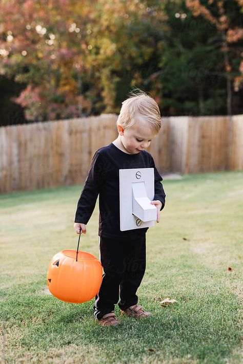 toddler dressed up as a light switch for Halloween Light Bulb Costume, Diy Light Up Costume, Diy Light Up Stick Figure Costume, Led Ghost Costume, Halloween Light-up Costume Accessories, Toddler Dress Up, Costumes Ideas, Handmade Lighting, Kids Costumes