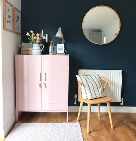 Cornforth White Living Room, White Sitting Room, Perfect Grey Paint, Cornforth White, Mustard Made, Stiffkey Blue, Farrow And Ball Paint, Corner Design, Farrow And Ball