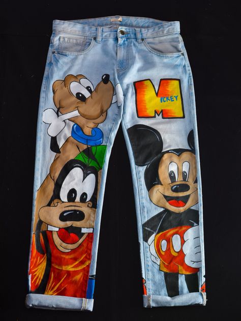 Mickey Mouse Club House, Custom Jeans Diy, Kid Birthday Outfits, Denim Diy Clothes, Mickey Mouse Outfit, Custom Sneakers Diy, Diy Pants, Painted Clothes Diy, Canvas Bag Design