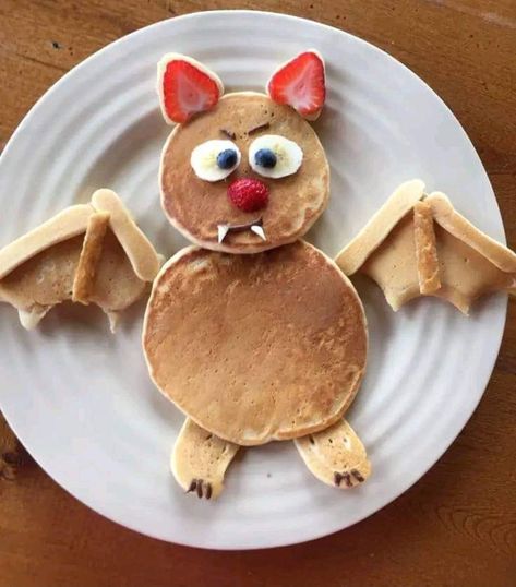 Bluey Pancakes, Pancake Animals, Fun Halloween Food Ideas, Halloween Food Ideas For Kids, Halloween Pancakes, Cute Breakfast Ideas, Food Ideas For Kids, Fun Pancakes, Pancake Designs