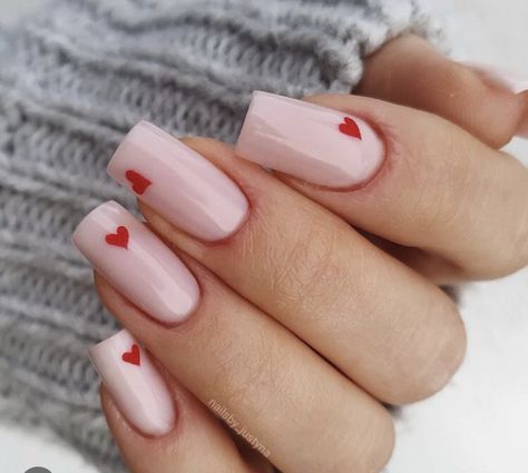 Valentines Day Nail Designs Acrylic, Valentines Red Nails, Nail Designs Heart, Valentine Nails Pink, Heart Nail Designs, February Nails, Heart Nail, Heart Nail Art, Crazy Nails