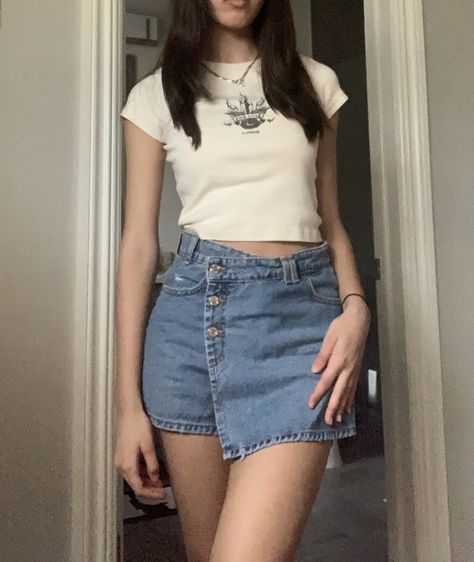 90s Skort Outfit, Jeans Skort Ootd, Cute Outfits Spring Girly, Skort Outfit Idea, Denim Skort Ootd Summer Outfits, Skort Denim Outfit, Denim Skort Ootd, Skorts Skirts Outfit, Skort Ootd Summer Outfits