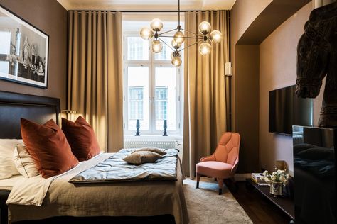 Lydmar Hotel, Luxury Hotel in Stockholm, Sweden | Small Luxury Hotels of the World Small Luxury Bedroom, Boutique Hotel Bedroom, Small Hotel Room, Boutique Hotels Interiors, Hotel Style Bedroom, Luxury Hotels Interior, Luxury Hotel Bedroom, Hotel Stockholm, Hotel Bedroom Design