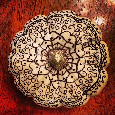 Elaborate Sharpie Patterns: A white pumpkin is the perfect canvas for Sharpie designs, so go crazy! Sharpie Pumpkin Art, Sharpie Pumpkins, Sharpie Pumpkin, Decorate Pumpkins Without Carving, Ways To Decorate Pumpkins, Pumpkin Drawings, Silly Halloween, Decorate Pumpkins, Sharpie Designs