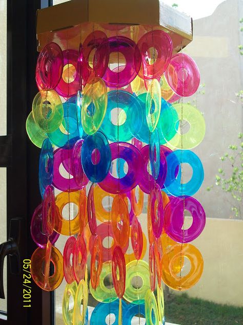 Wind Chimes Craft, Melted Plastic, Plastic Bottle Crafts, Cool Ideas, Recycled Art, The Ceiling, Plastic Cups, Recycled Crafts, Diy Projects To Try