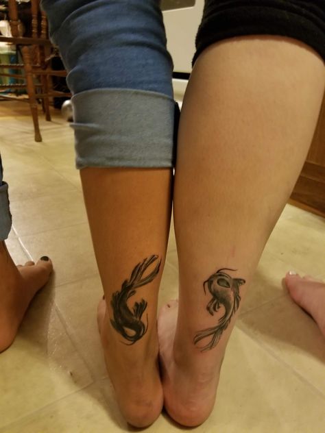 Matching sister tattoos yin and yang koi fish Yin Yang Tattoo Meaning, Coy Fish Tattoos, Koi Fish Tattoos, Yin Yang Koi Fish, Ring Tattoo Designs, Yin Yang Tattoo, Yin Yang Koi, Ying Yang Tattoo, Yang Tattoo