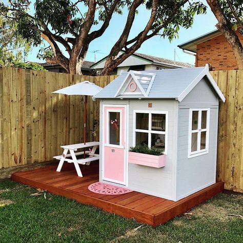 Kids Cubby House, Cubby House Ideas, Playhouse Decor, Kids Cubby, Kids Cubby Houses, Kids Cubbies, Daycare Decor, Diy Playroom, Play Area Backyard