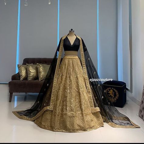 Golden Lehenga Simple, Black And Golden Lehenga, Beautiful Lengha, Indian Dress Up, Lehenga Design, Simple Lehenga, Trendy Outfits Indian, Desi Wedding Dresses, Lehenga Designs Simple