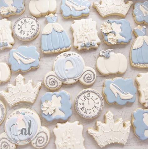 Disney Princess Cookies, Cinderella Baby Shower, Princess Theme Cake, Cinderella Sweet 16, Wedding Shower Cookies, Cinderella Theme, 40th Birthday Party Decorations, Cinderella Birthday Party