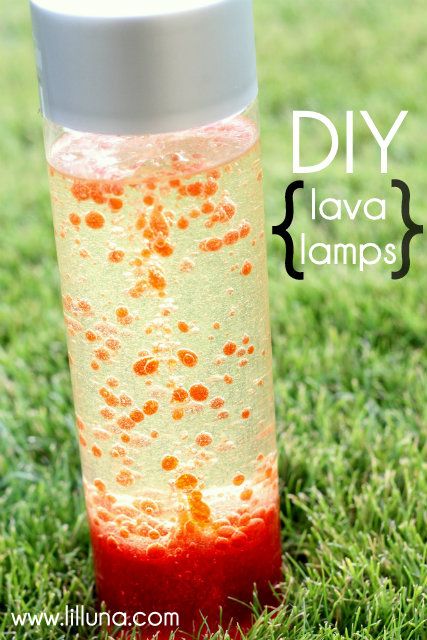 DIY Lava Lamps - so easy and fun for the kids and perfect for summer! #lavalamp Physics Activities, Homemade Sensory, Reuse Plastic Bottles, Inexpensive Crafts, Summer Fun For Kids, Lava Lamps, Fun Summer Activities, Diy Gifts For Kids, Sensory Toys