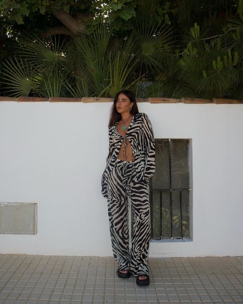 Ellie Beatrice Joslin (@missjoslin) • Instagram photos and videos Rat And Boa Leopard Dress, Nails Coastal, Ellie Beatrice Joslin, Ibiza Dress, Dubai Vacation, Simple Summer Outfits, Trendy Summer Outfits, Fashion Victim, Neutral Fashion