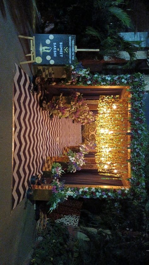 Indoor Sangeet Decor, Passage Decor, Rama Image, Gate Decoration, Flower Garland Wedding, Lord Rama Images, Wedding Entrance Decor, Lord Rama, Wedding Entrance