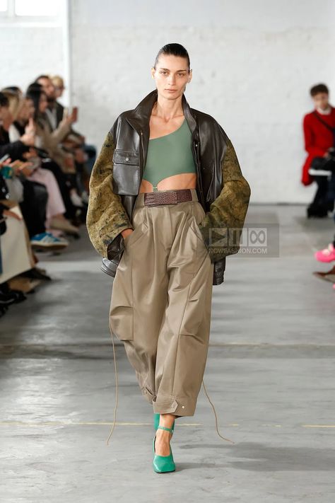 Niccolo Pasqualetti collection, Ready To Wear Spring Summer 2025, Paris Fashion Week, Runway Look Paris Fashion Week Runway, Summer Runway, Ready To Wear Fashion, 2025 Fashion, Paris Fashion Week Street Style, Fashion Week Runway, Body Suit, Fashion Set, Paris Fashion