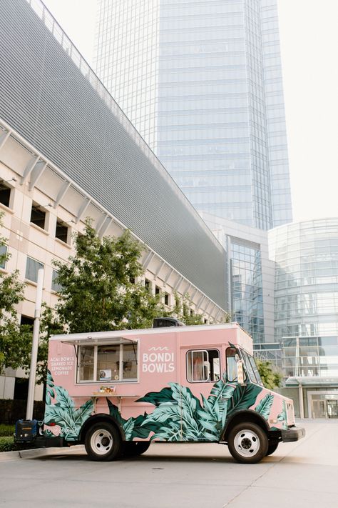 Pink food truck tropical agave smoothie bowls Bondi Bowls, Pink Food Truck, Styled Shoot Ideas, Side Hussle, Cafe Vibes, Coffee Van, Photoshoot Summer, Pink Food, Food Truck Business