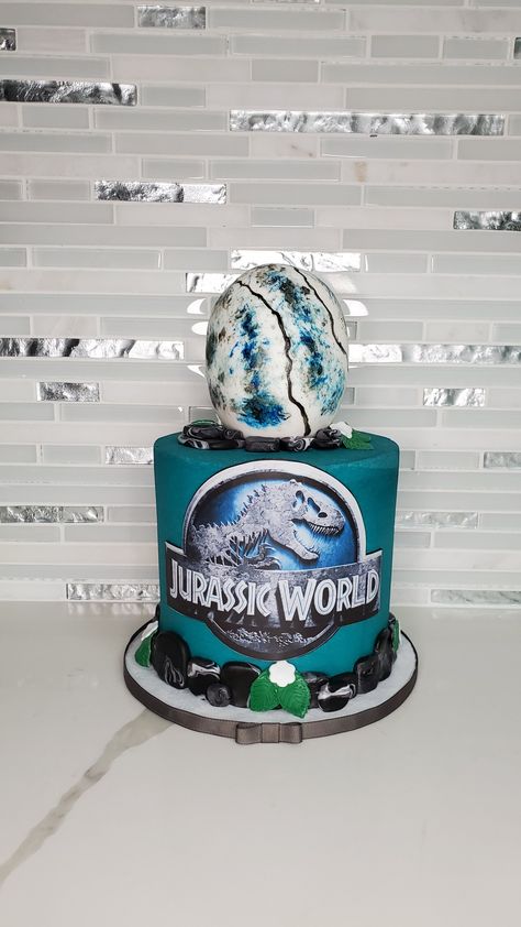 Jurassic World Cake, World Cake, Jurassic Park Birthday, 2nd Birthday Party For Boys, Dinosaur Birthday Party Decorations, Dinosaur Birthday Cakes, Creative Baking, 9th Birthday Parties, Dinosaur Cake