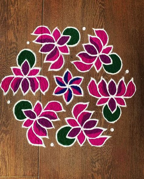 Ganesha Rangoli With Dots, Rangoli Designs Traditional, Thipkyanchi Rangoli Design, Sankranthi Rangoli Designs Latest, Dots Rangoli With Colors, Telugu Rangoli, Dot Rangoli With Colour, Thipkyanchi Rangoli, Rangoli Designs Videos