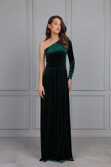 Tiered Dress Formal, Dark Green Bridesmaid, Dark Green Bridesmaid Dress, Wedding Guest Dresses Long, Long Sleeve Bridesmaid Dress, Fall Bridesmaid Dresses, Velvet Dress Long, One Sleeve Dress, Dark Green Dress