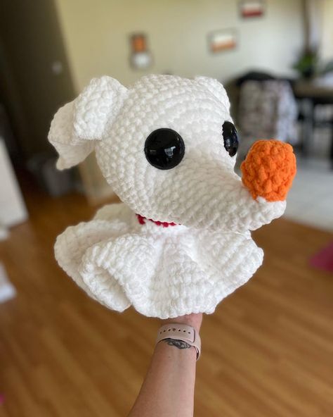 Spooky Plushies, Plushies Halloween, Crochet Plushies, Fall Crochet, Easy Crochet Animals, Crocheting Patterns, Wallpapers Phone, Halloween Crochet Patterns, Crochet Animals Free Patterns