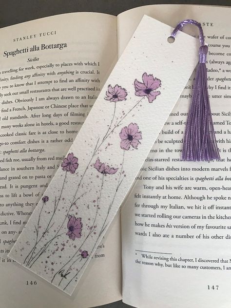 Watercolour Bookmark Lilac Floral Design Bookmark Hand Painted Design Bookish Accessory - Etsy Canada Water Colour Book Mark Ideas, Bookish Paintings, Easy Watercolor Bookmark Ideas, Book Mark Ideas, Watercolour Bookmarks, Purple Bookmark, Floral Bookmarks, Handmade Bookmarks Diy, Creative Bookmarks