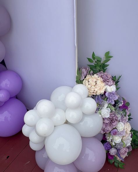 Purple rain dinner party! Would you host a color themed dinner? #balloondecor #eventstylist #decor #balloonwall #balloongarland #organicballoons #glamlifeparty #balloondisplay #southeastballoons #partydecorations #goldandblackballoons #loveballoons #balloondecor #glamballoons #tuftexballoons #balloons #balloonarch #balloondecor #balloongarland #balloondecorations #dmvballoonartist #dmvballoondecor #ballonsign #Customsigns #makkcreations Tangled Balloon Garland, Yellow And Purple Balloon Garland, Purple Butterfly Balloon Arch, Purple Shade Balloon Garland, Metalic Purple Balloon Garland, Themed Dinner, Balloon Display, Balloon Wall, Dinner Themes