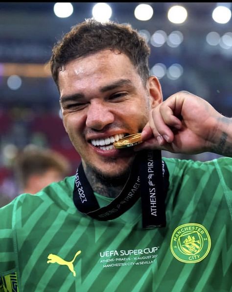 Ederson Manchester City, Man City Team, Uefa Super Cup, Manchester City Football Club, Blue Moon, Manchester City, Football Team, Football Club, Football Players