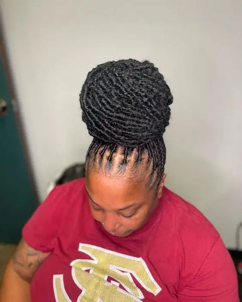 Soft Locs: 45 Gorgeous Inspos to Elevate Your Style Game Soft Loc Bun, Soft Locs In A Bun, Soft Locs Bun, Waist Length Locs, Soft Locs, Dreadlock Styles, Bun Styles, Protective Hairstyle, Birthday Inspo